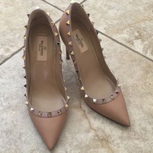 SOLD Valentino Rockstud Beige/Nude Leather Pumps.