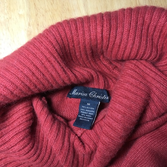 Angora turtleneck sweater. - Picture 3 of 4