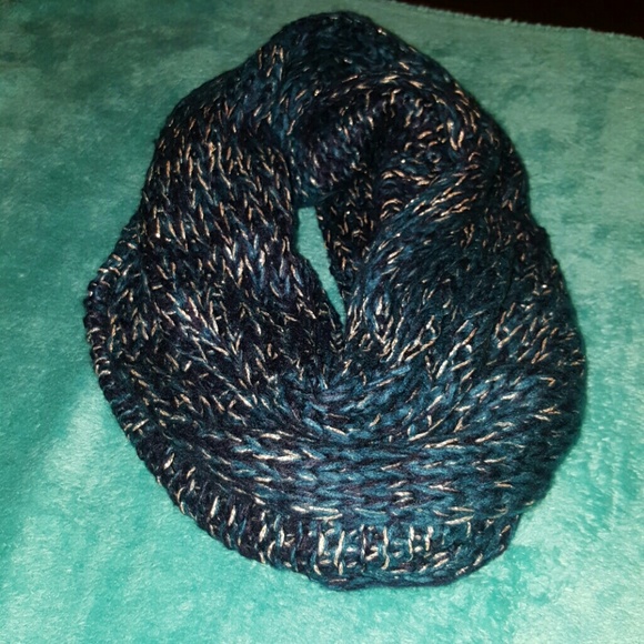 Scarf.
