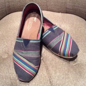Toms Classic Canvas Shoes