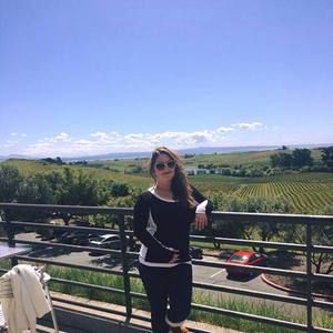 Meet your Posher, Danielle