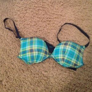 Adorable plaid, convertible straps, 32A bra!
