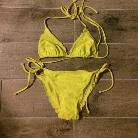 roxy yellow bikini