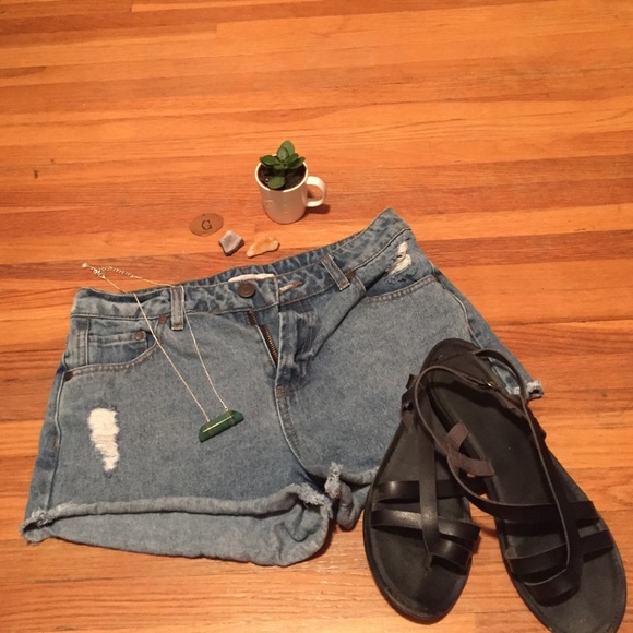 refuge high-waisted frayed shorts