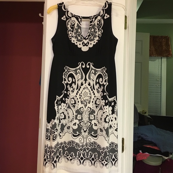 Black and white sleeveless dress