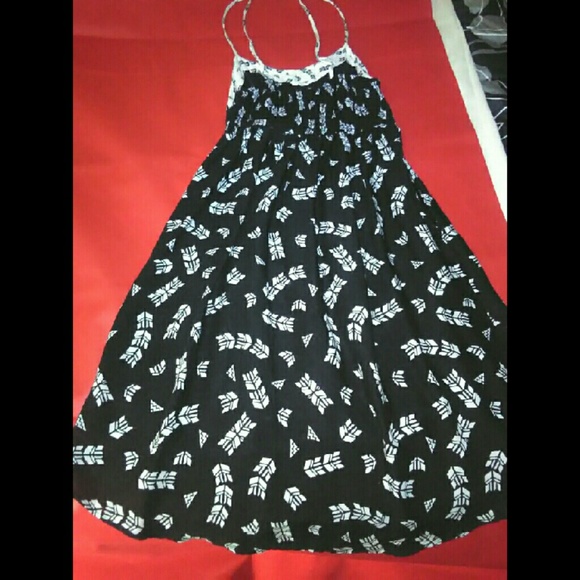 Dress - Picture 3 of 3