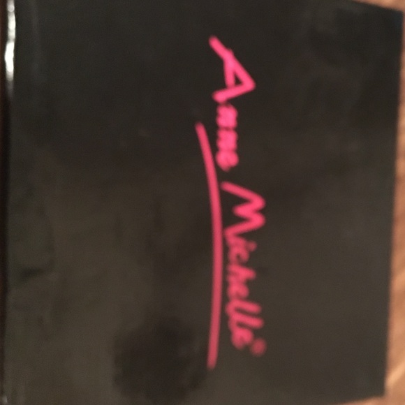 High heels. Never worn - Picture 3 of 3