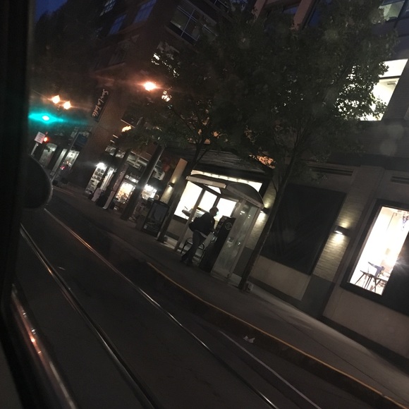 Meet your Posher, Joelle - Picture 1 of 1