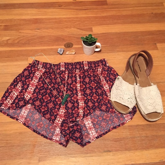 Elastic waist printed cotton shorts
