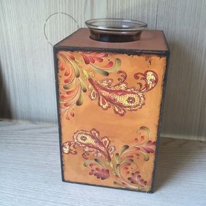 Orange paisley decoration