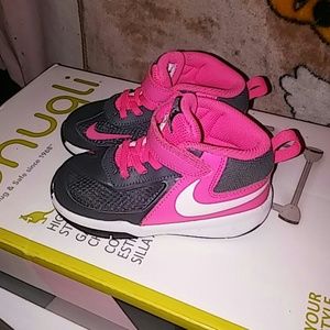 FINAL PRICE  toddler Nike shoes