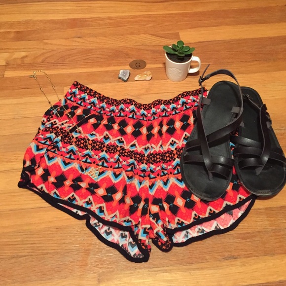 Patterned cotton short shorts