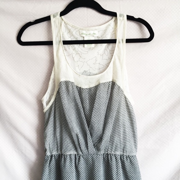 Sleeveless Chiffon Patterned Dress - Picture 4 of 4