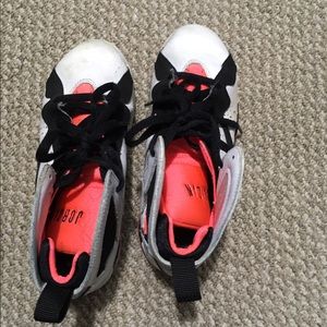 Girls retro Jordan's