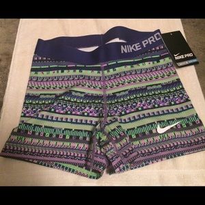 Nike pro shorts ( price drop for 1 hour)