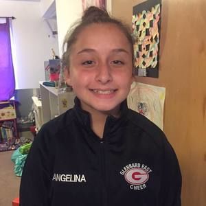 Meet your Posher, Crystal