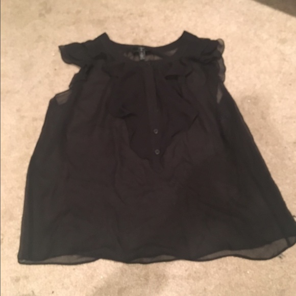 Extremely cute black shirt.