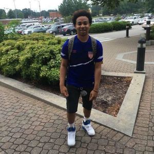 Meet your Posher, Dee