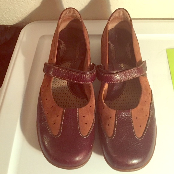 Born two toned leather Mary Jane