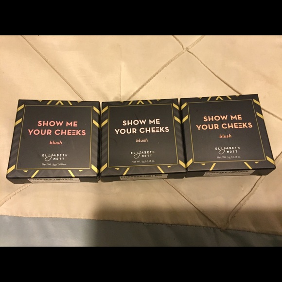 Elizabeth Mott show me your cheeks - Picture 4 of 4