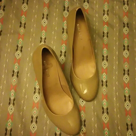 High heels - Picture 2 of 3
