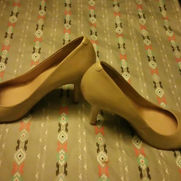 High heels - Picture 3 of 3