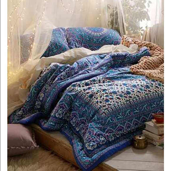 Urban outfitter bedding