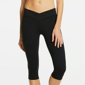 Fabletics Winn Mid Rise Crop leggings XXL NWT