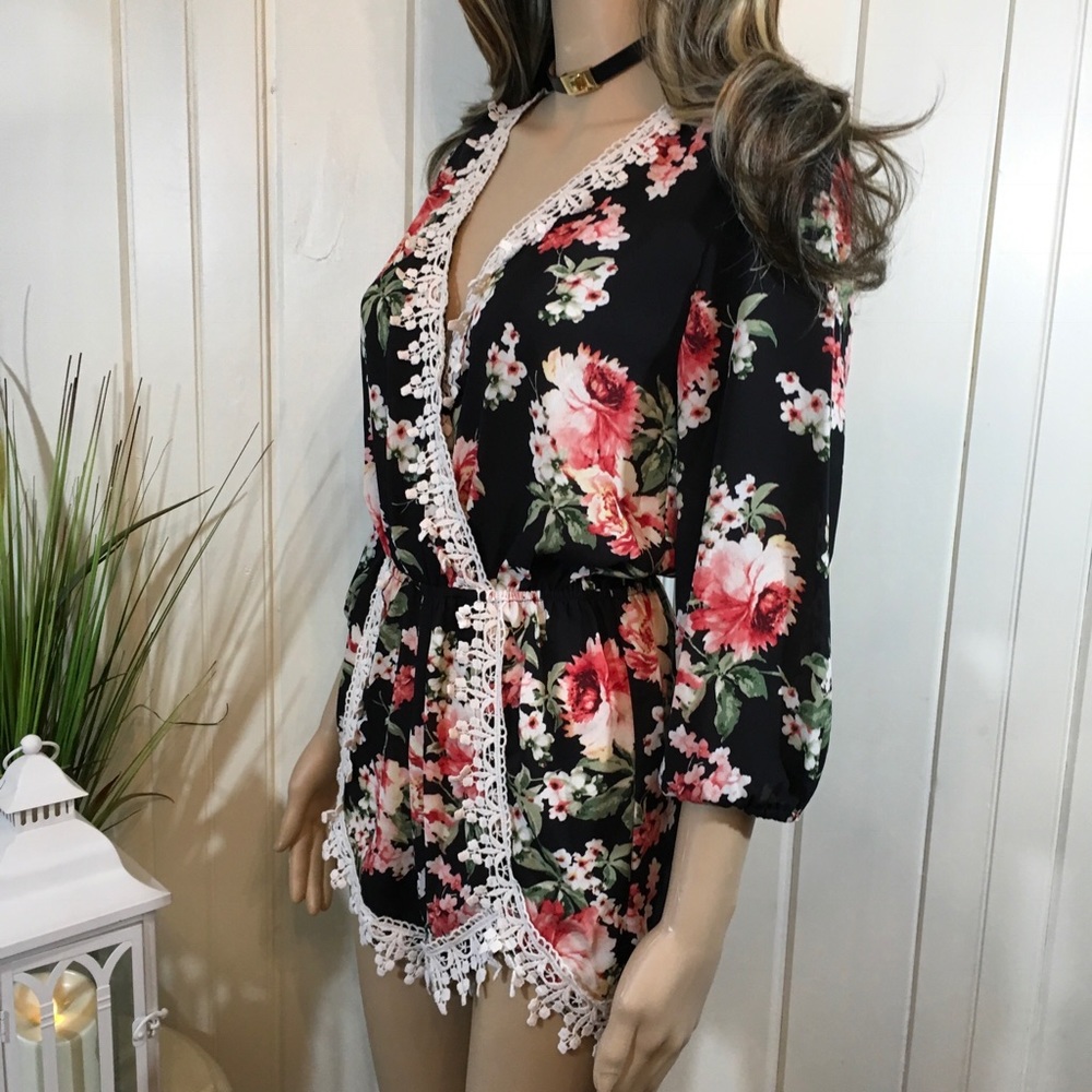 Florals and Lace Romper - Picture 5 of 7