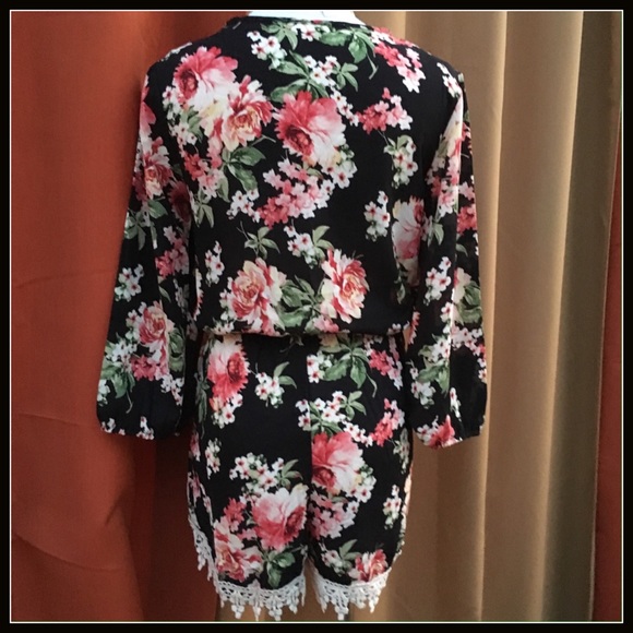 Florals and Lace Romper - Picture 2 of 7