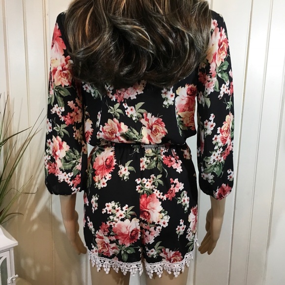 Florals and Lace Romper - Picture 7 of 7