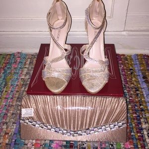 Heels and purse bundle