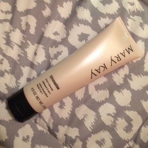BRAND NEW Mary Kay Timewise cleanser