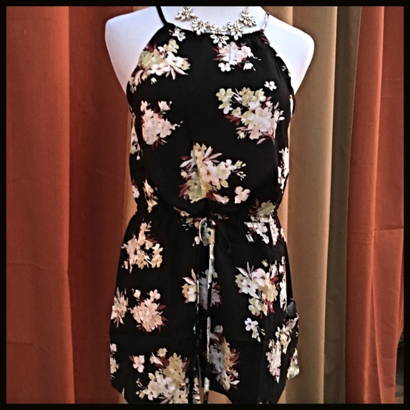 Jewel-Neck Floral Romper - Picture 2 of 4