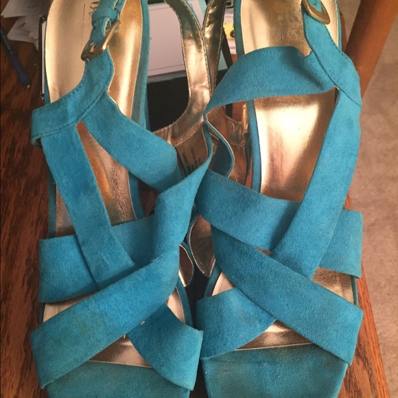 Mossimo Pumps - Picture 2 of 3