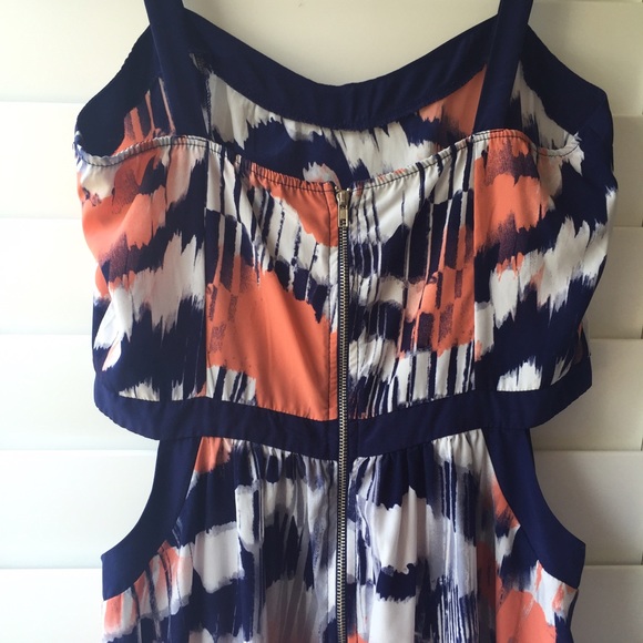 Soprano Dress - Picture 2 of 4