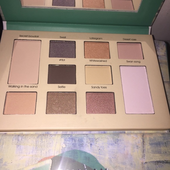 Eyeshadow palette