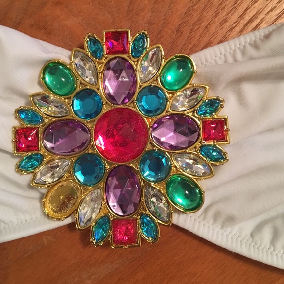 Victoria secret swimsuit top with missing stone - Picture 2 of 4