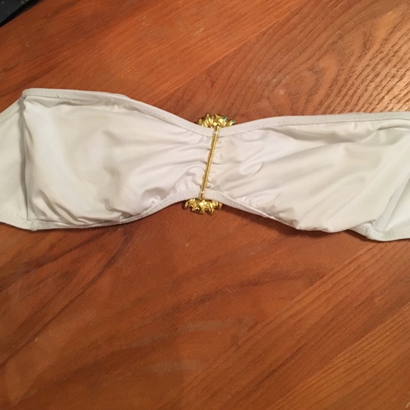 Victoria secret swimsuit top with missing stone - Picture 3 of 4