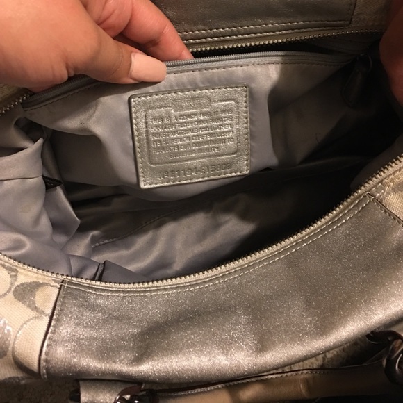 Purse - Picture 2 of 4