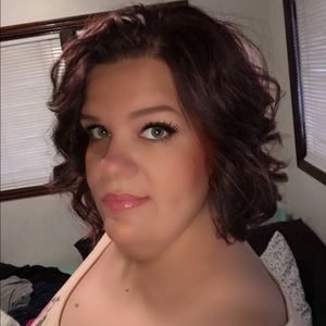 Meet your Posher, Hailey