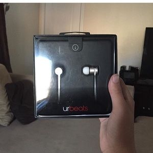 Special edition gold beats