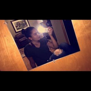 Meet your Posher, Monya