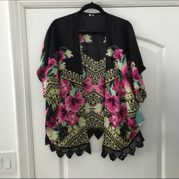 Ripcurl Black Floral Kimono