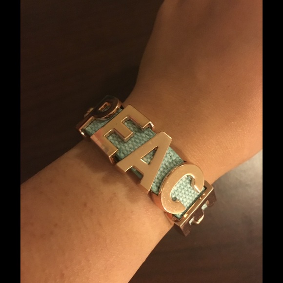 Statement bracelet - Picture 2 of 3