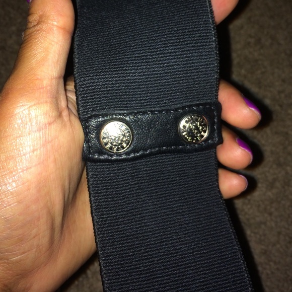 Edgy black leather belt with snap closure main image 4