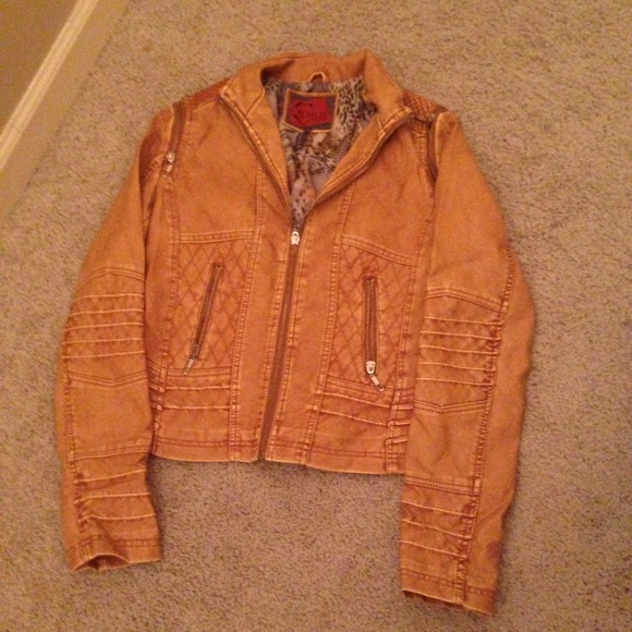 Celsius Premium jacket Sz medium final markdown