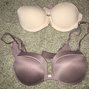 Lot of 2 VS bras.!!