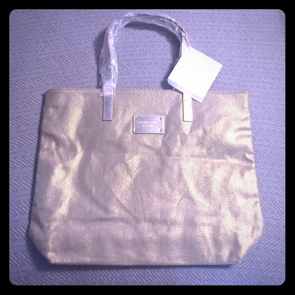 Michael Kors Handbags - Michael Kors Tote