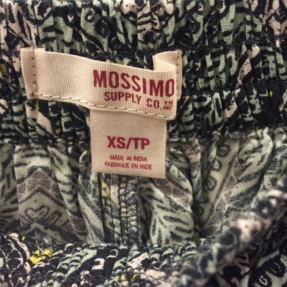 Mossimo Suppy Co Flowy Patterned Pocket Shorts - Picture 2 of 3
